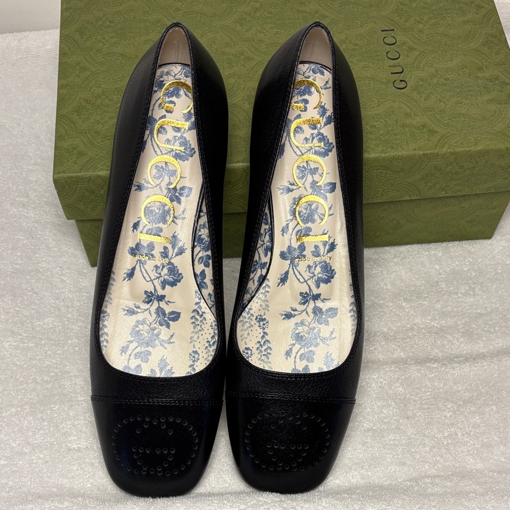 Gucci Black Leather Flats